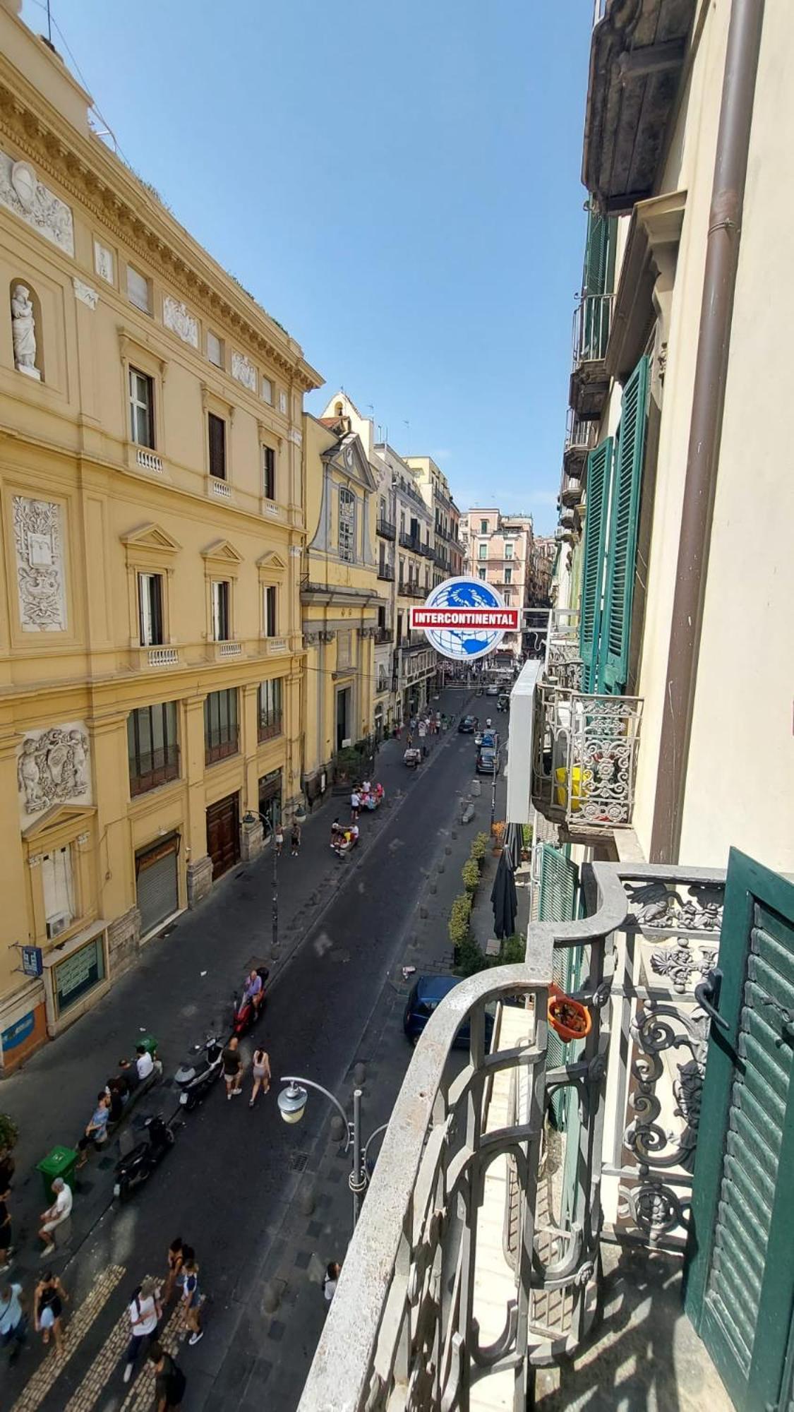 Maison In Centro Naples Extérieur photo